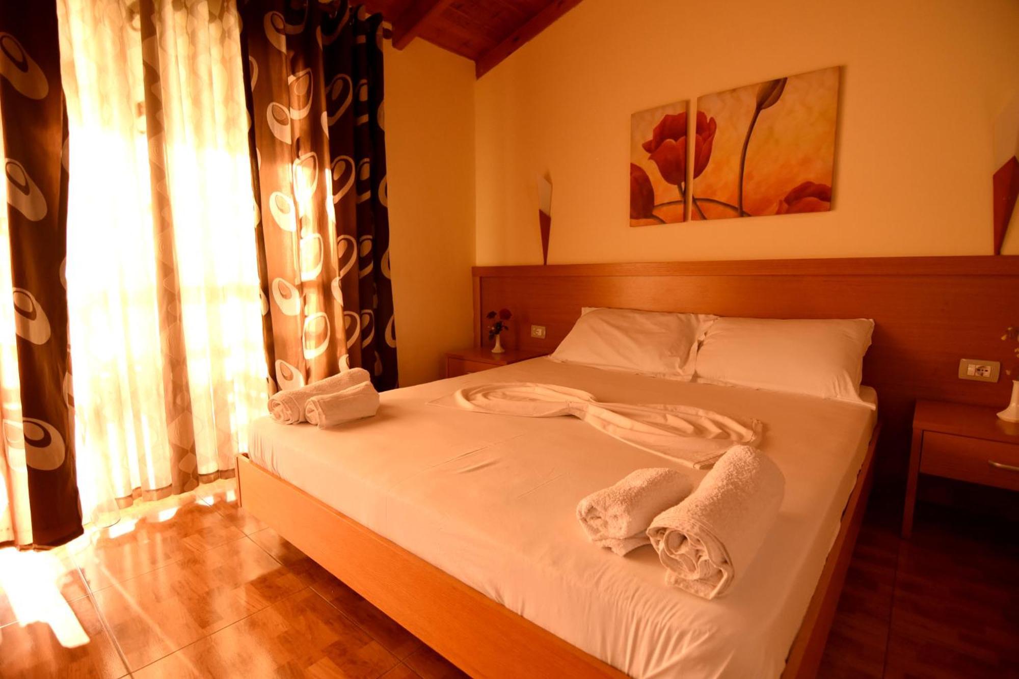 Hotel Ramosaco, Radhime, Vlore Bagian luar foto